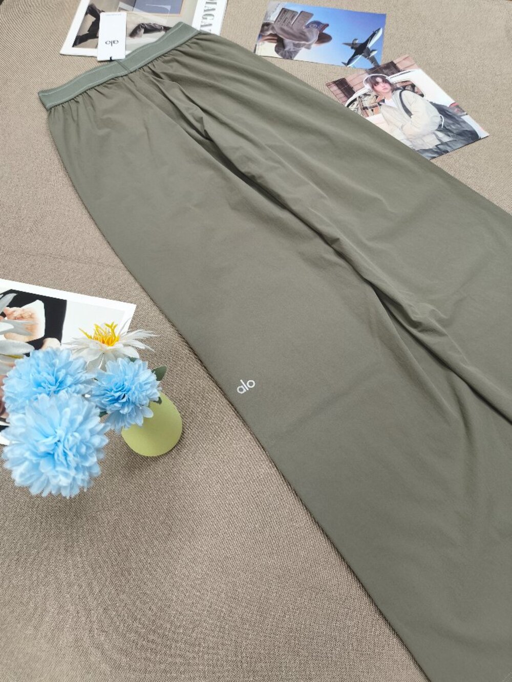 ALO Yoga Suit Up Olive Trouser🛒Wide Leg Relaxed Fit Pants💵Regular 30" Inseam - Picture 3 of 6